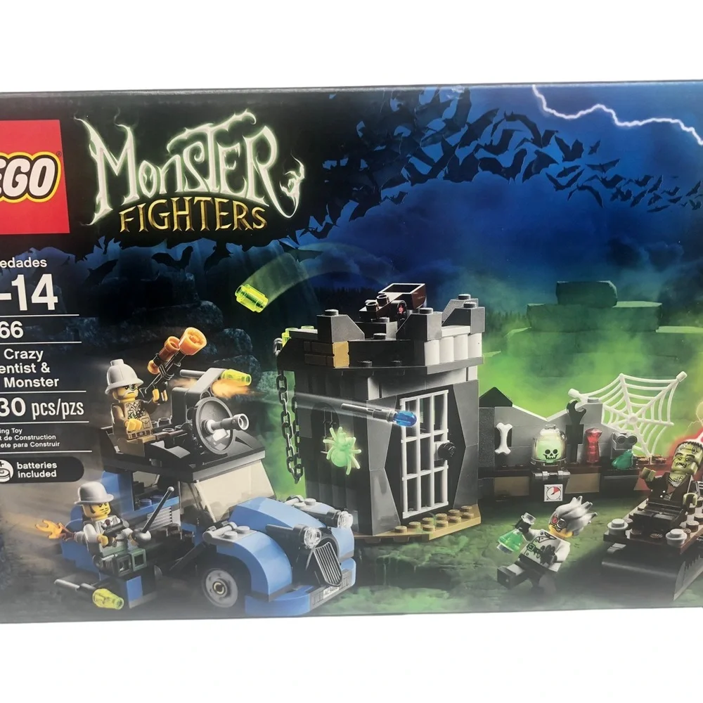 Lego 9466 Monster Fighters Crazy Scientist & His Monster Retired
